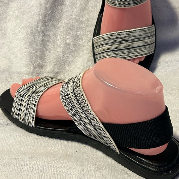 Sorel Black and Cream Ella Elastic Strap Sandal Size 8 - Picture 2 of 7